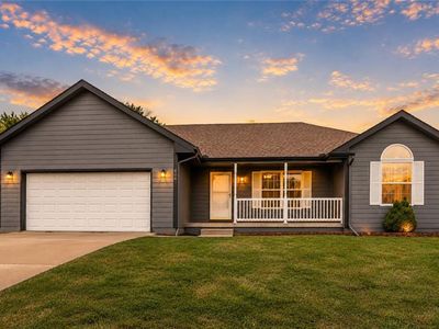 Property at 806 Garnet Cir, Smithville, MO