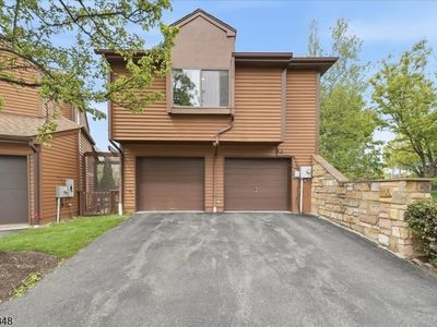 2 Powderhorn Dr