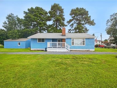3600 Mariner Ave