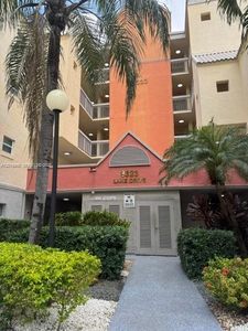 8323 Lake Dr APT 506