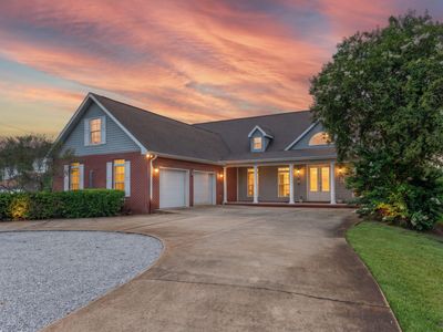 553 Cove Dr