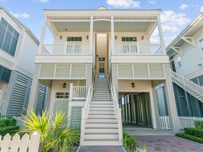 2614 E Seaside Dr