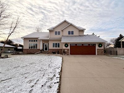 Property at 1085 Briarwood Dr, Worthington, MN