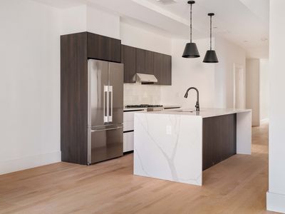 30-32 Condor St #1