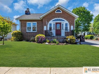 38 Simpson Ave
