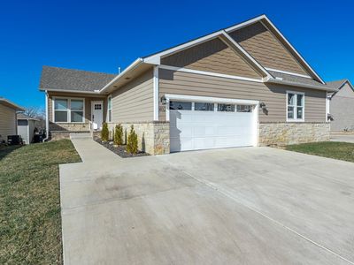 331 N 127th St E Building 27/402