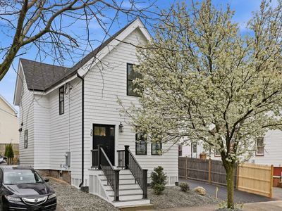 30 Waverly Ave