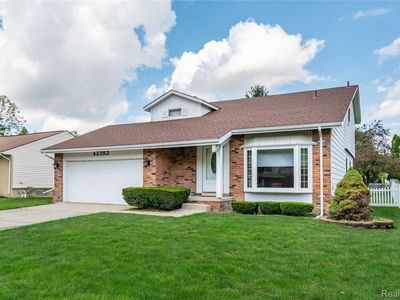 Property at 42352 Park Ridge Rd, Novi, MI