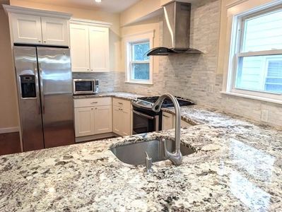 21 Bailey St #1