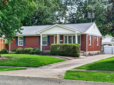 6137 Middlerose Cir