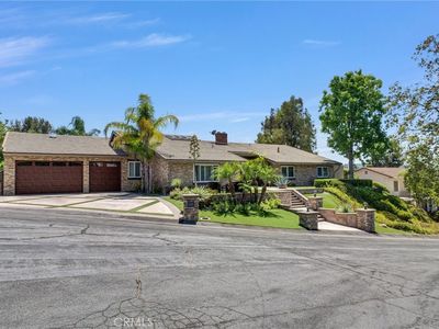 375 S Via Montanera