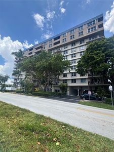 1625 SE 10th Ave APT 804