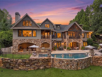 122 S Oak Pointe Dr