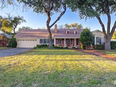 2402 Live Oak St