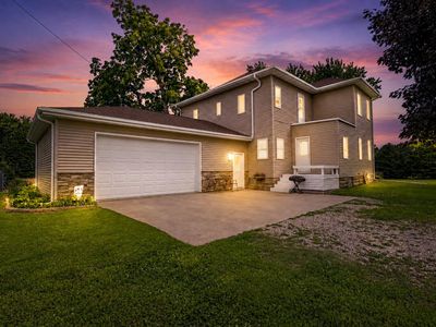 19933 900th Ave