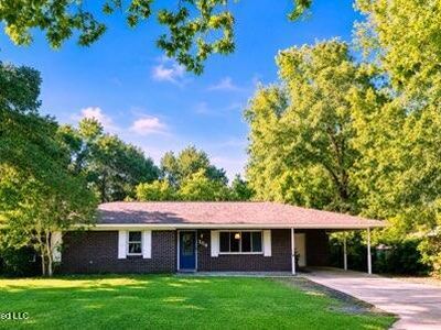 104 Kathy St