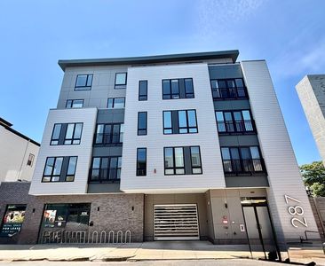 287 Maverick St #202