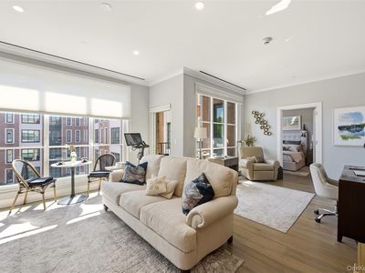 100 Garvies Point Road #1212
