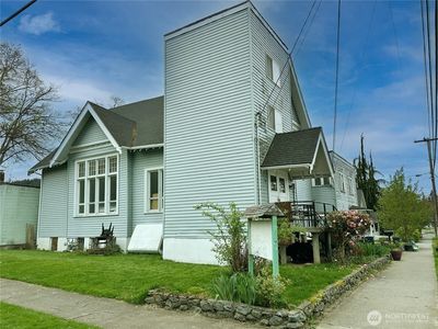 310 Gladstone Street