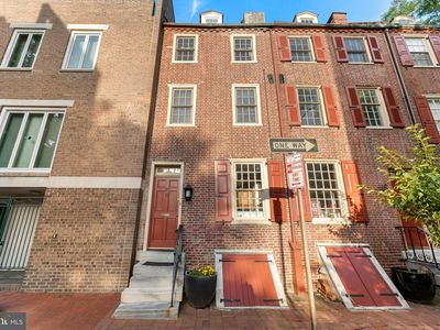 327 Lawrence Ct