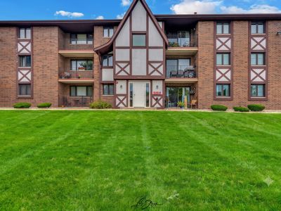10521 S Roberts Rd APT 1B