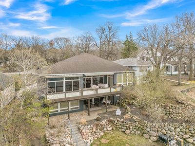 3907 Lake Shore Dr