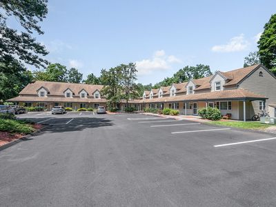 11 Kennedy Dr Unit 11