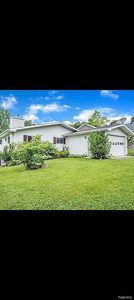 11728 Greenbriar Dr