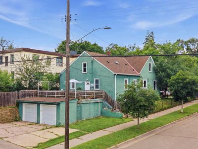 3952 Oakland Ave