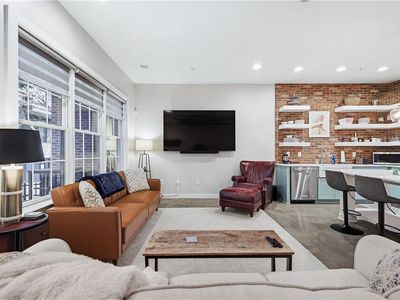 680 Greenwood Ave NE APT 209