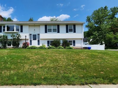 35 Montano Road