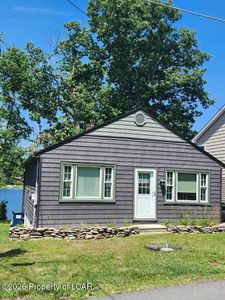 1297 Lakeview Dr