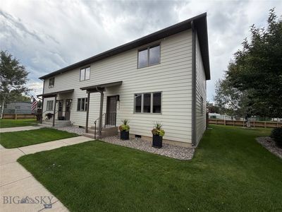 3007 Meadowlark Ln
