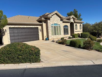 221 N Emeraud Dr #32