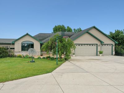 23689 Manitowoc Rd