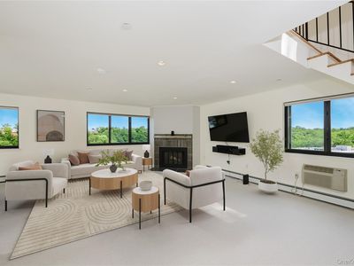 50 Dekalb Avenue #E10