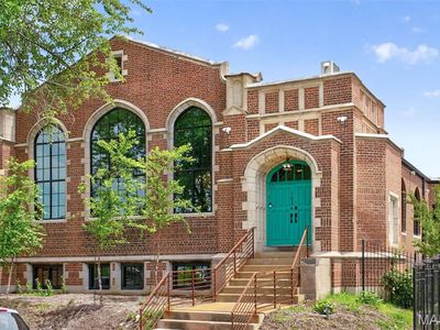 1034 S Kingshighway Blvd