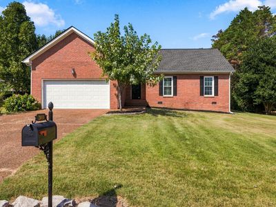 2811 Candlewicke Dr