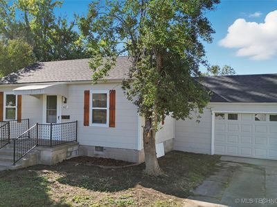 417 E Will Rogers Blvd