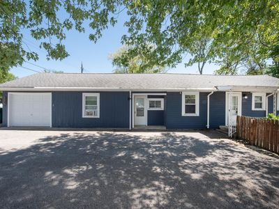 479 E Lakeside Dr
