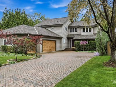 2011 S Creekside Ln