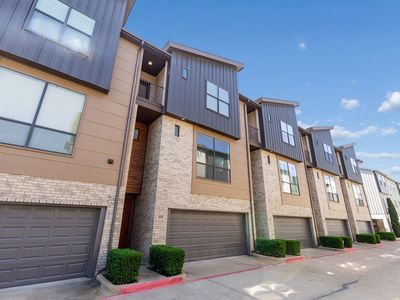 4211 Rawlins St #418