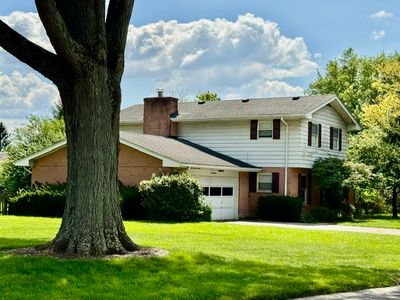 231 Edgebrook Dr