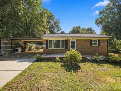 Property at 901 Furman St, Dallas, NC