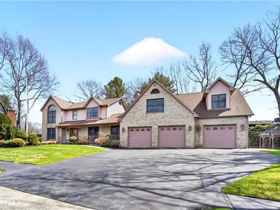 9 Sugar Maple Dr