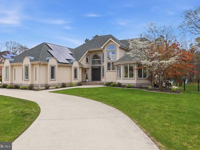 616 Whispering Woods Ct