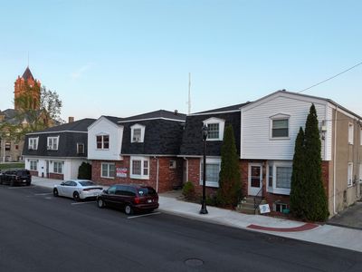 101 W Main St