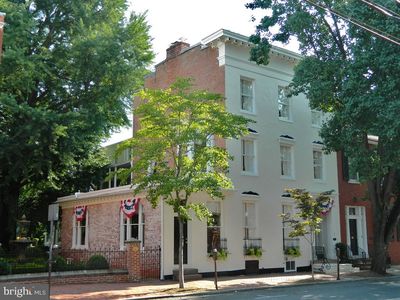 11 W 2nd St
