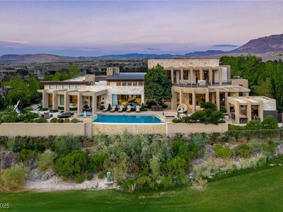 28 Painted Feather Way