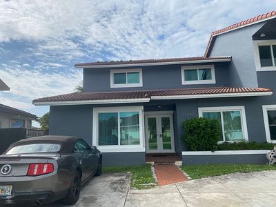 Property at 20042 W Lake Dr, Hialeah, FL